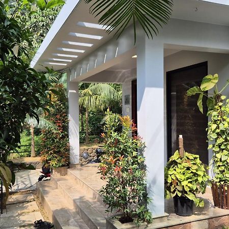Orchid Villa Pinangode Ngoại thất bức ảnh