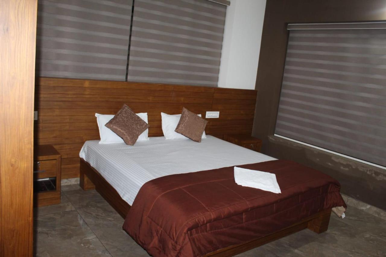 Orchid Villa Pinangode Ngoại thất bức ảnh